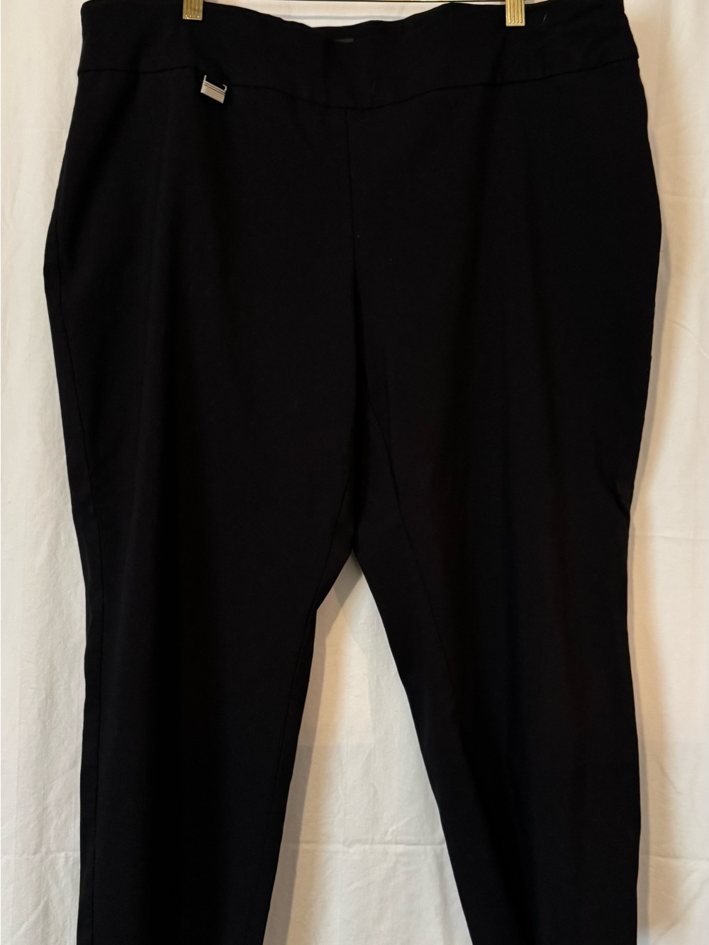 Alfani Woman Black Stretch Capris – Size 20W